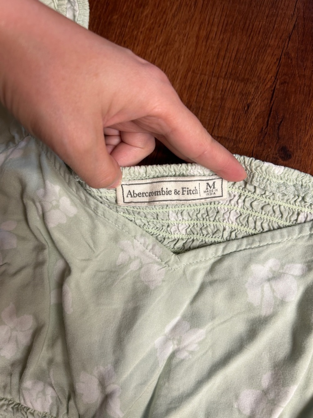 Abercrombie & Fitch Cropped Puff Sleeve Top in Green & White Floral Design Med - Picture 2 of 4